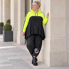 Lässiger Überwurf in leuchtendem Neongelb aus weichem Stretchjersey mit warmer Kapuze