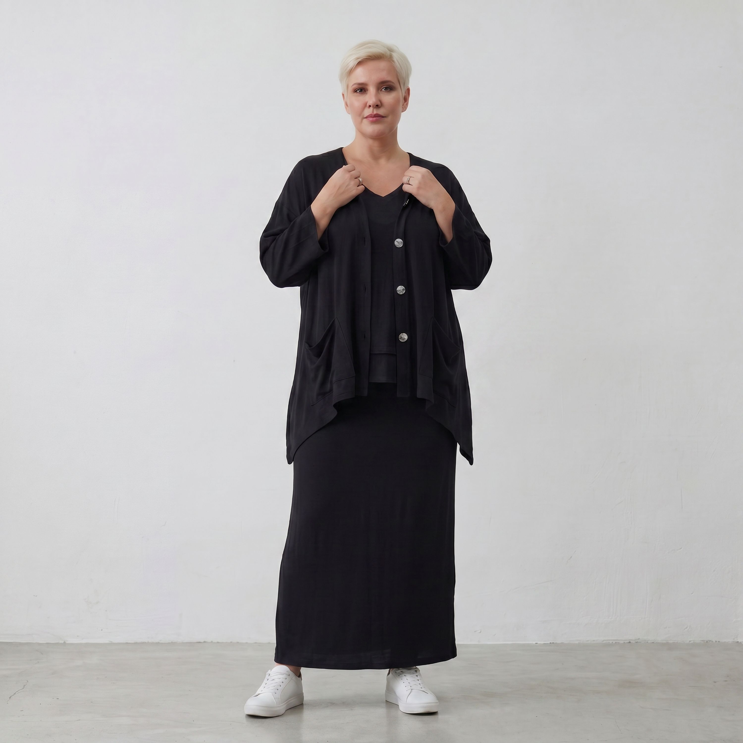 Eleganter Maxirock aus Jersey in klassischem Schwarz mit Saumschlitz und elastischem Bund