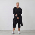 Elegante Jerseyjacke in Schwarz mit Stehkragen sowie Reißverschluss für alle Jahreszeiten