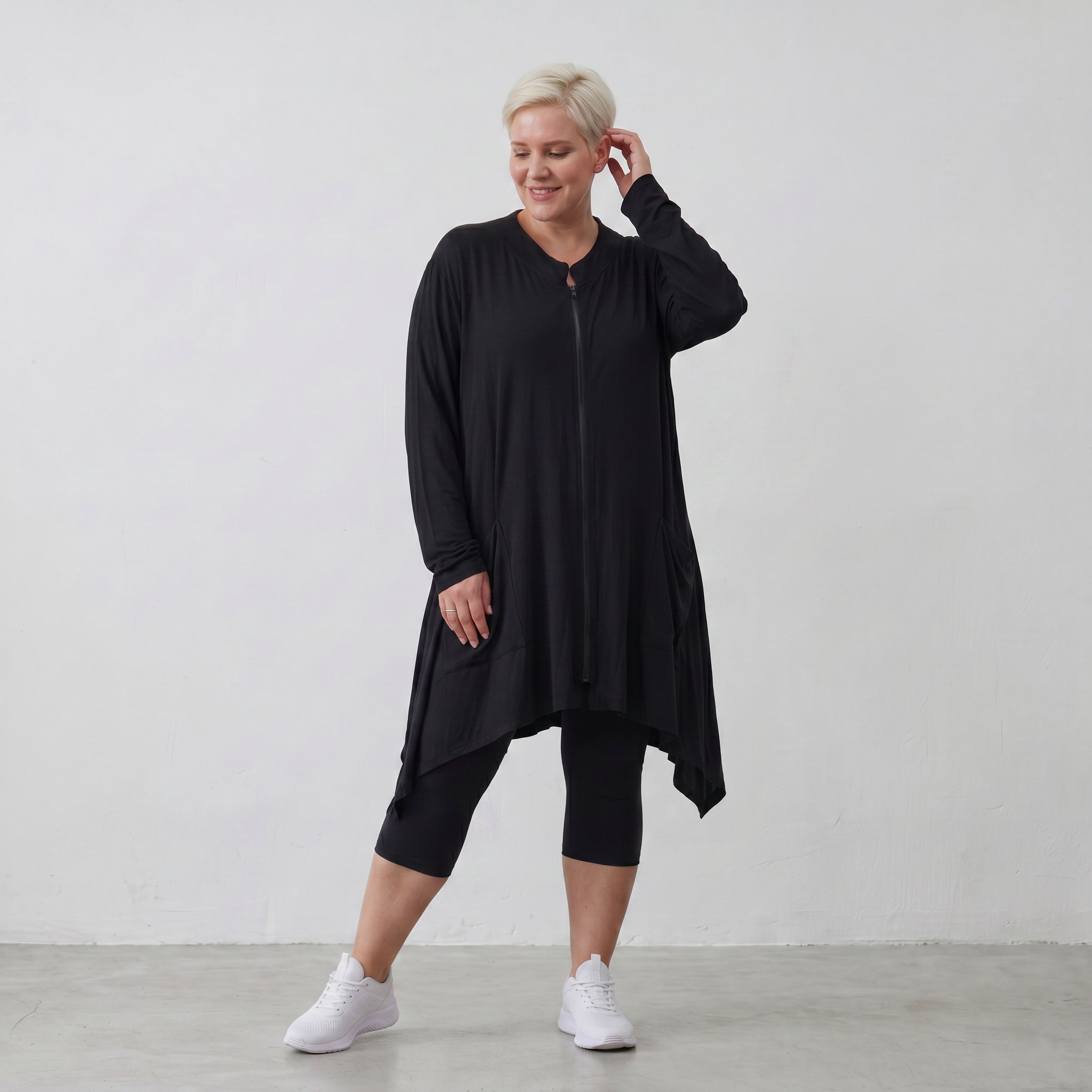 Elegante Jerseyjacke in Schwarz mit Stehkragen sowie Reißverschluss für alle Jahreszeiten