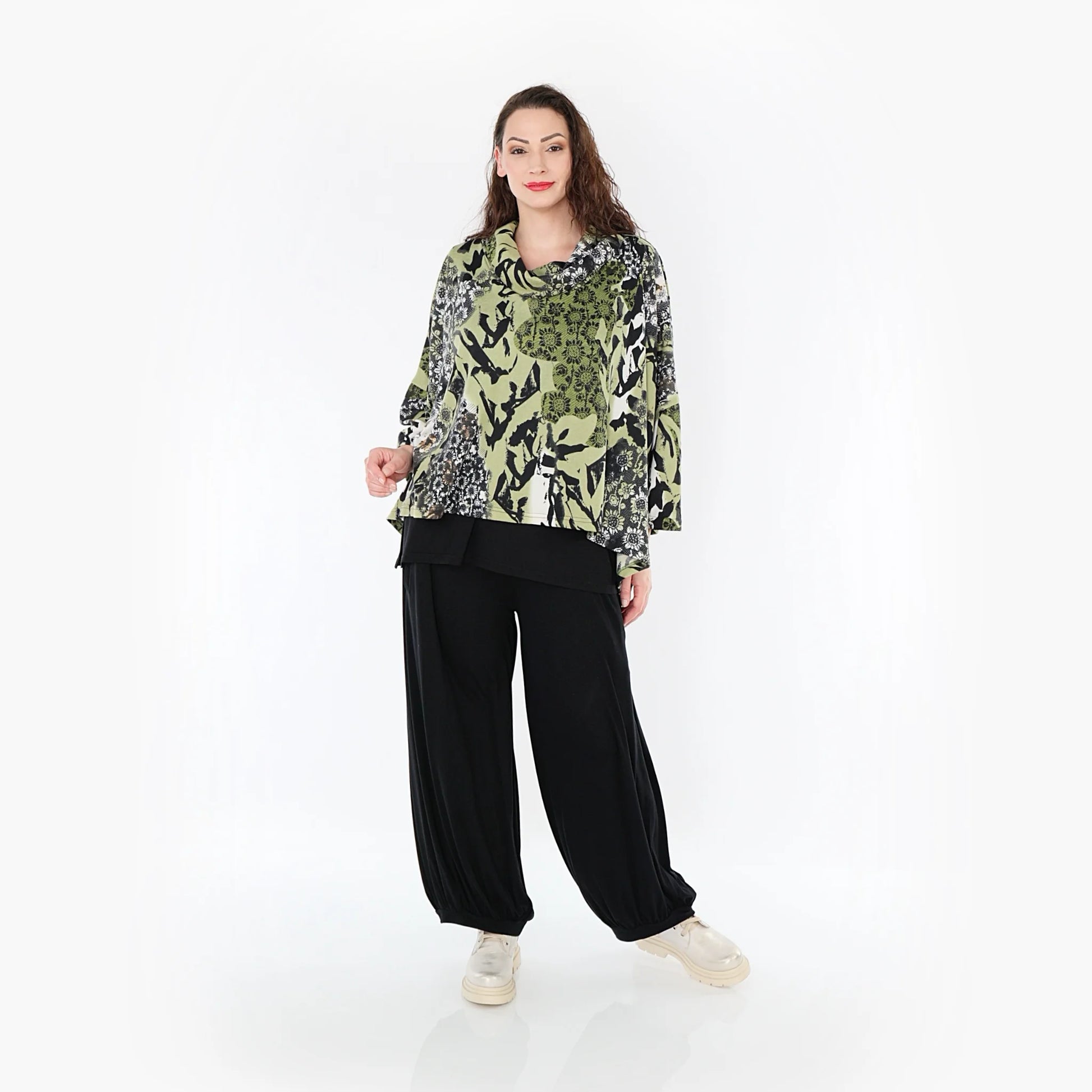  AKH Fashion Bigshirt in kastiger Form, aus Viskose, 1395.03019, Olive-Schwarz-Weiß, Blumen