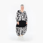  AKH Fashion Jacke in gerundeter Form, aus Viskose, 1460.00130, Schwarz/Weiß, Zebra, Schick