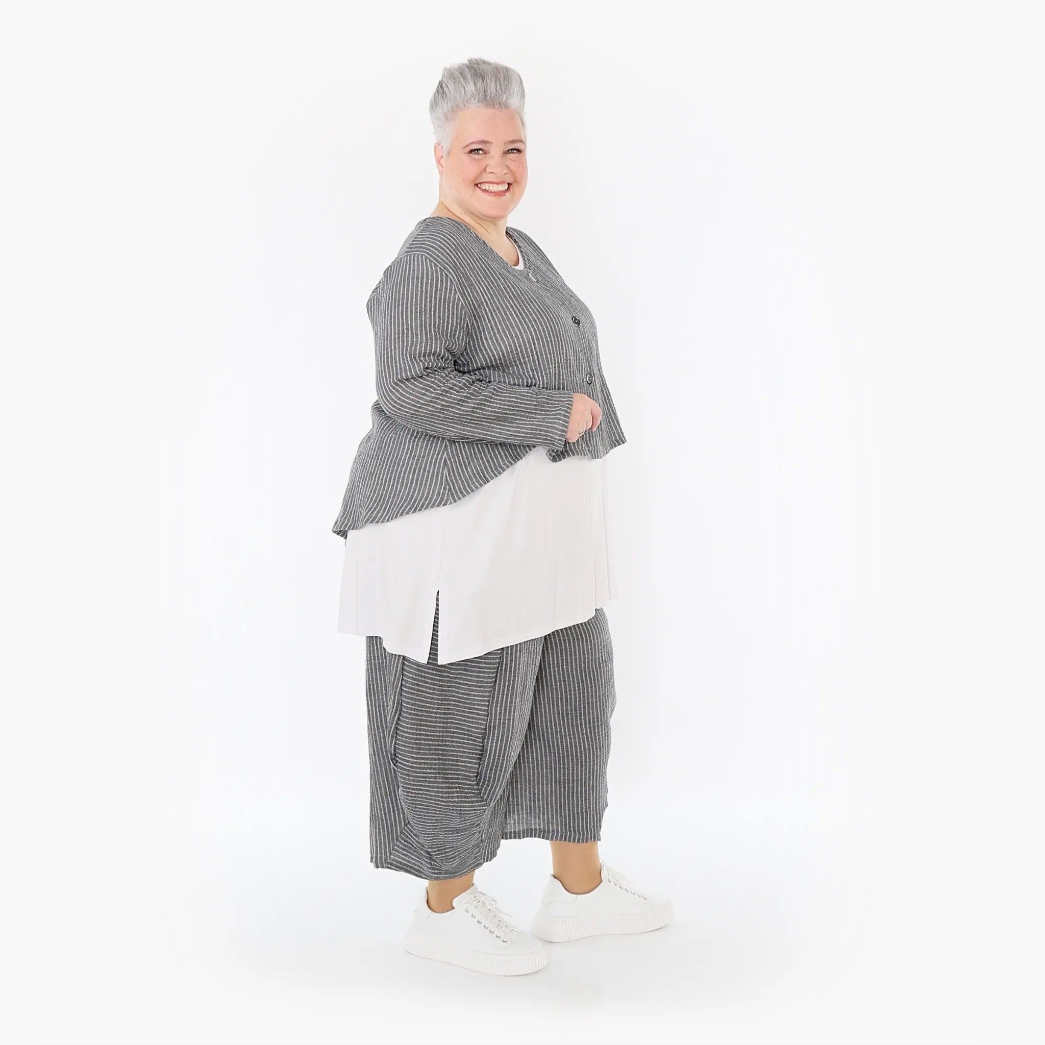  AKH Fashion Jacke in gerundeter Form, aus Baumwolle, 1461.00130, Grau/Weiß, Streifen