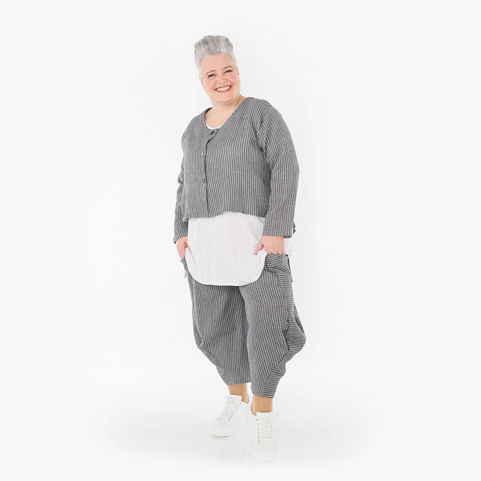  AKH Fashion Jacke in gerundeter Form, aus Baumwolle, 1461.00130, Grau/Weiß, Streifen
