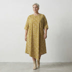 Luftiges Oversize Ballonkleid aus feiner Baumwoll-Popeline mit stilvollem Lagenlook, Punkte, Beige/Olive