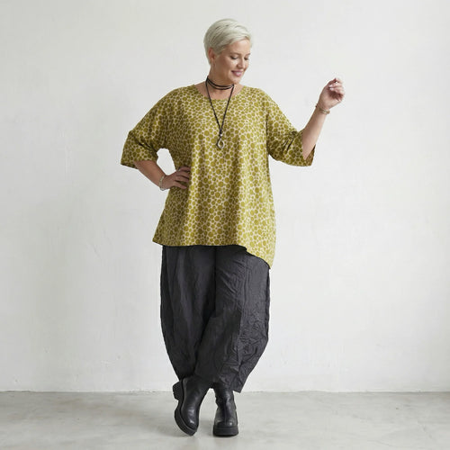 Zeitlos legeres Oversize A-Form Shirt aus feiner Baumwollpopeline mit ausgefallenem Punktedesign, Beige/Olive