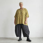 Zeitlos legeres Oversize A-Form Shirt aus feiner Baumwollpopeline mit ausgefallenem Punktedesign, Beige/Olive
