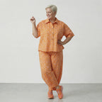 Leichte Ballonhose aus feiner Baumwolle im angesagten Lagenlook mit weiten Beinen und Punkten, Rosa/Orange