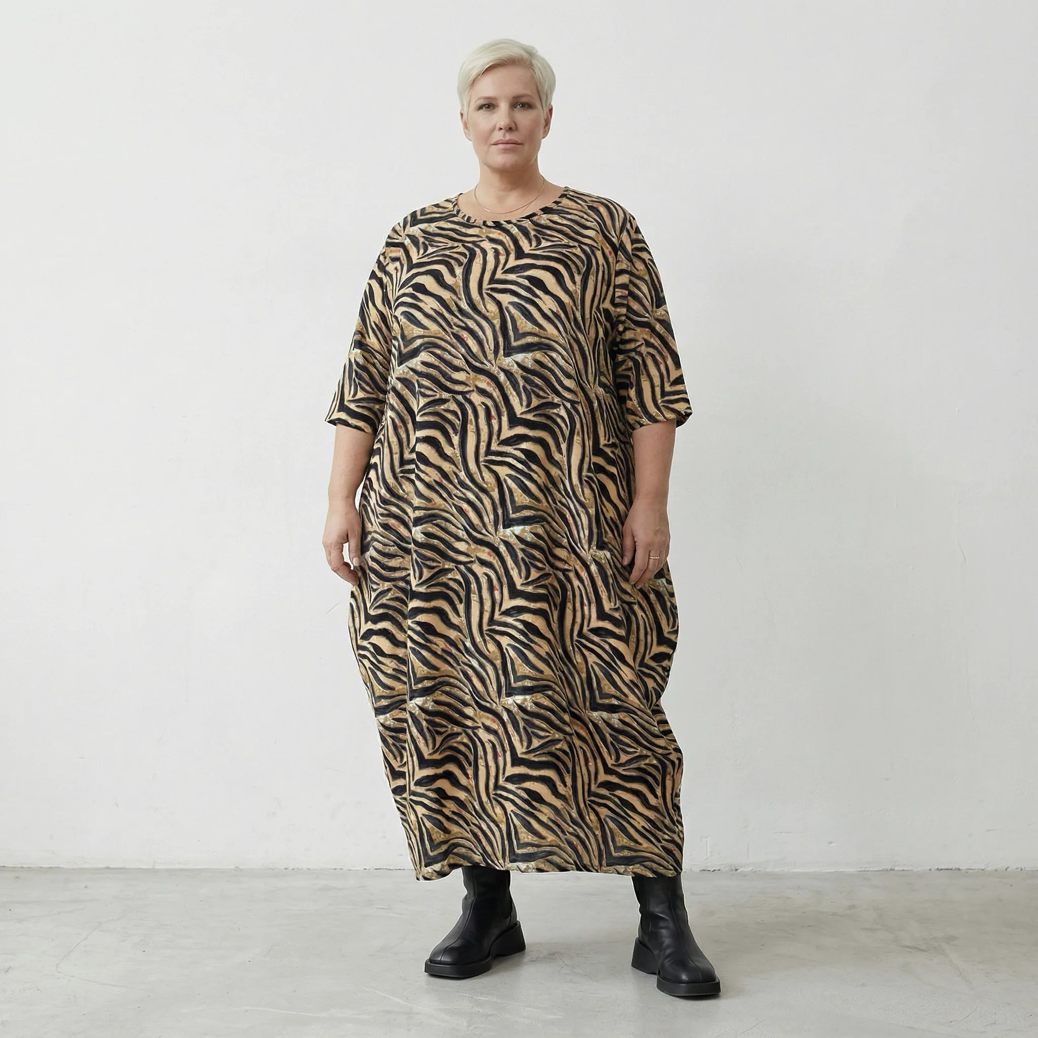 Luftiges Ballon Kleid im modernen Lagenlook aus feiner Popeline mit ausgefallenem Zebra Muster, Beige/Schwarz/Fuchsia