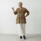 Ausgefallenes Oversize Lagenlook Big Shirt aus leichter luftiger Popeline mit Zebra Muster, Orange/Schwarz/Gelb