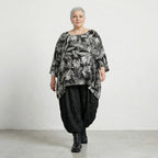 Außergewöhnlich leichtes Oversize Lagenlook Big Shirt mit floraler Musterung in Leinen Optik, Schwarz/Weiß