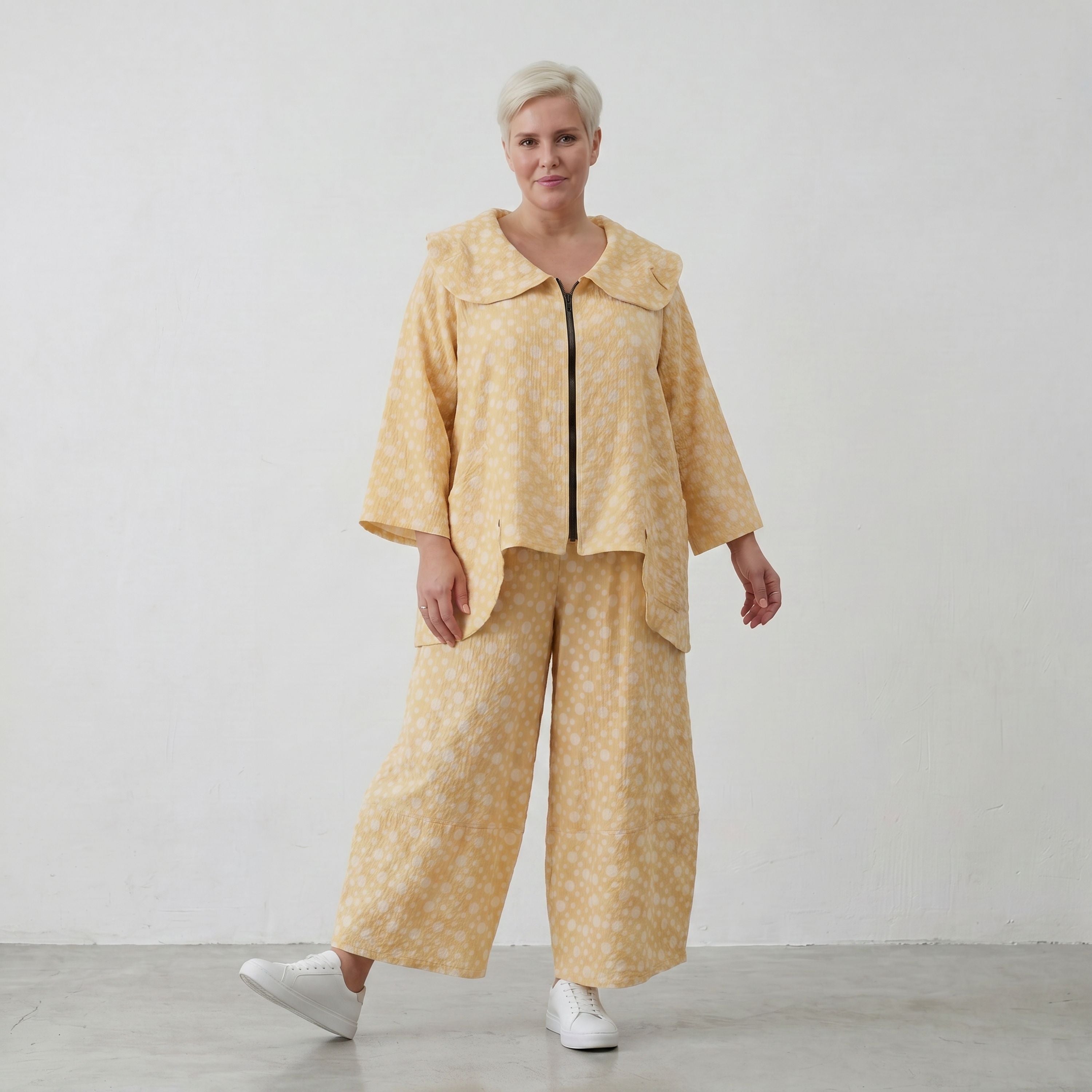 Fliessende Marlenehose Gelb Ecru aus Baumwolle luftig leger Lagenlook zeitlos zarte weit