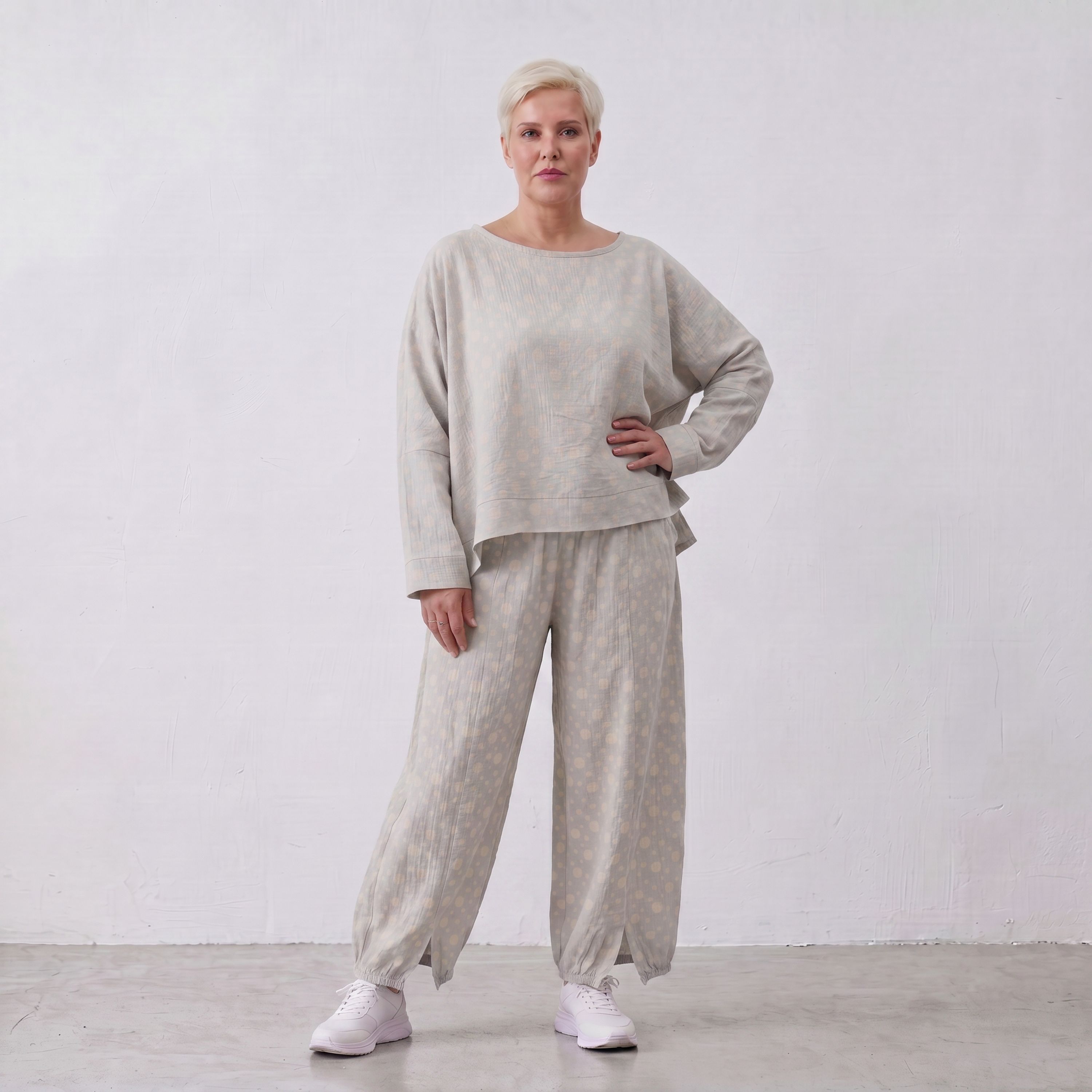 Fliessende BaumwollMousseline Ballonhose Lagenlook Hellblau Ecru leger zeitlos ausgefallen