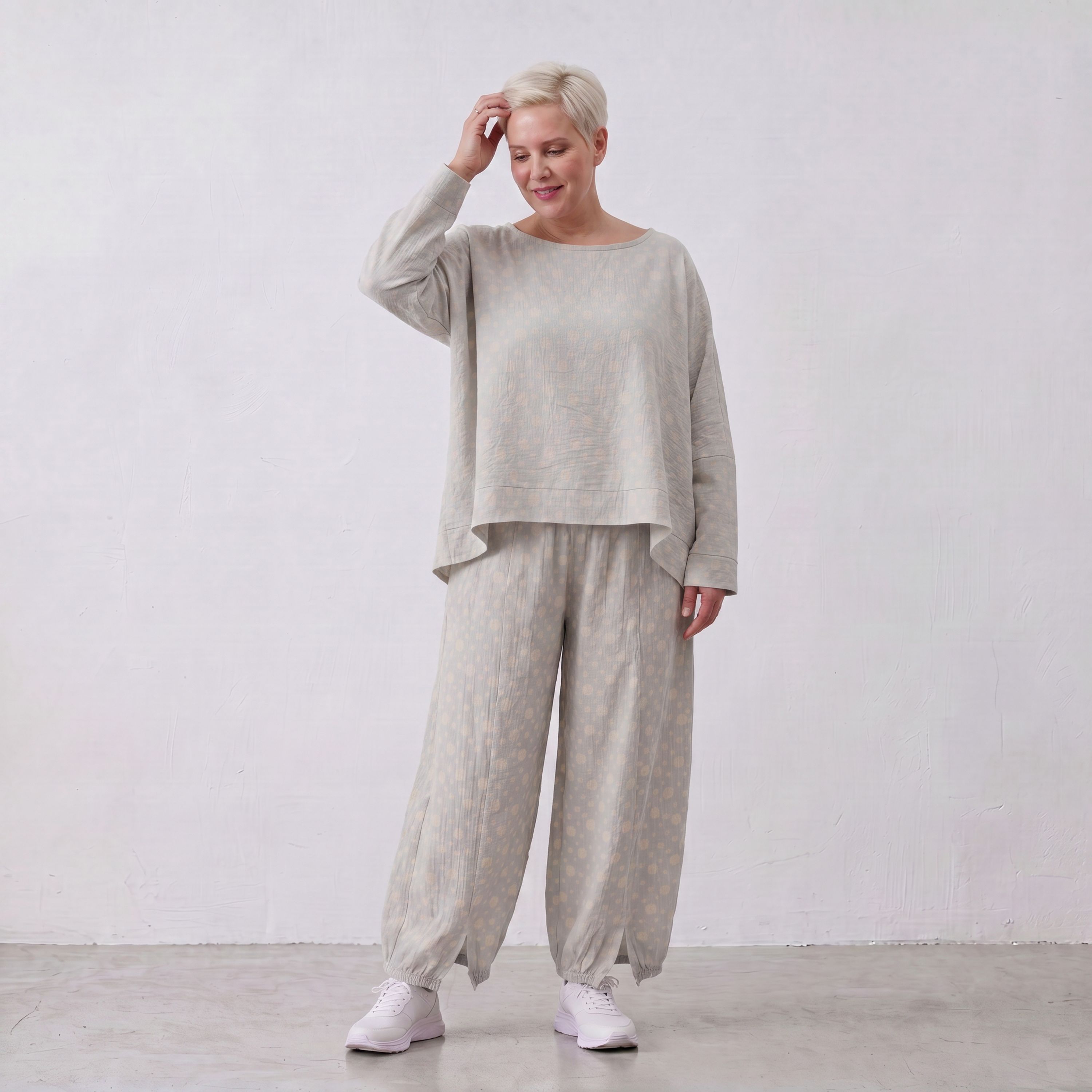 Fliessende BaumwollMousseline Ballonhose Lagenlook Hellblau Ecru leger zeitlos ausgefallen