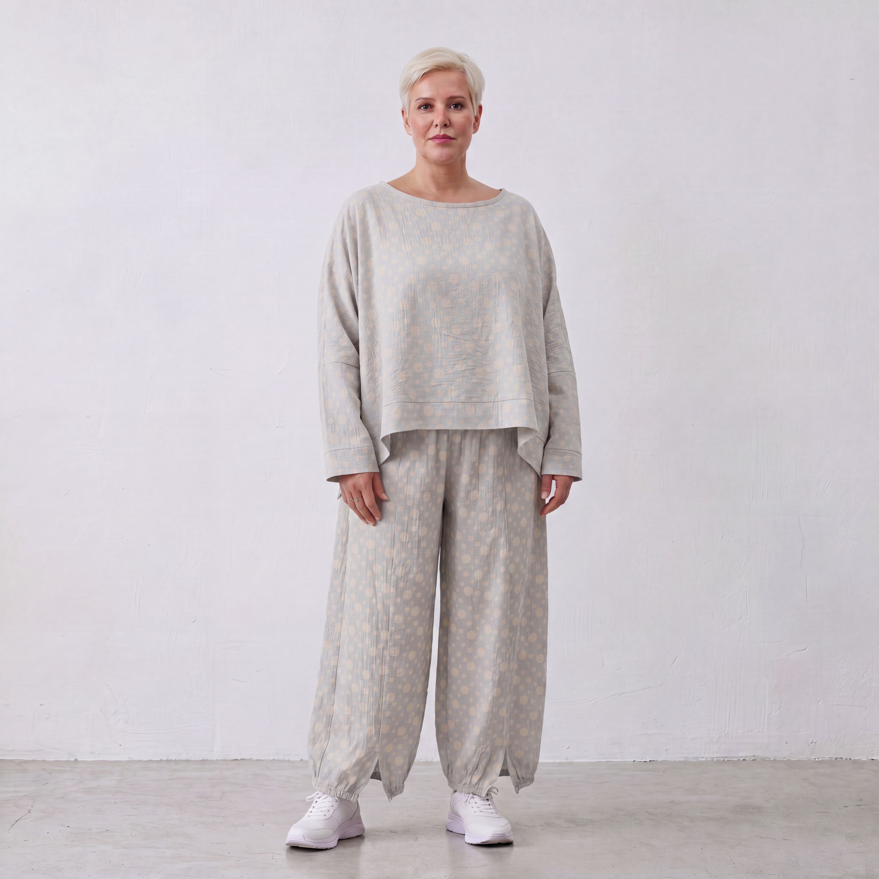 Fliessende BaumwollMousseline Ballonhose Lagenlook Hellblau Ecru leger zeitlos ausgefallen