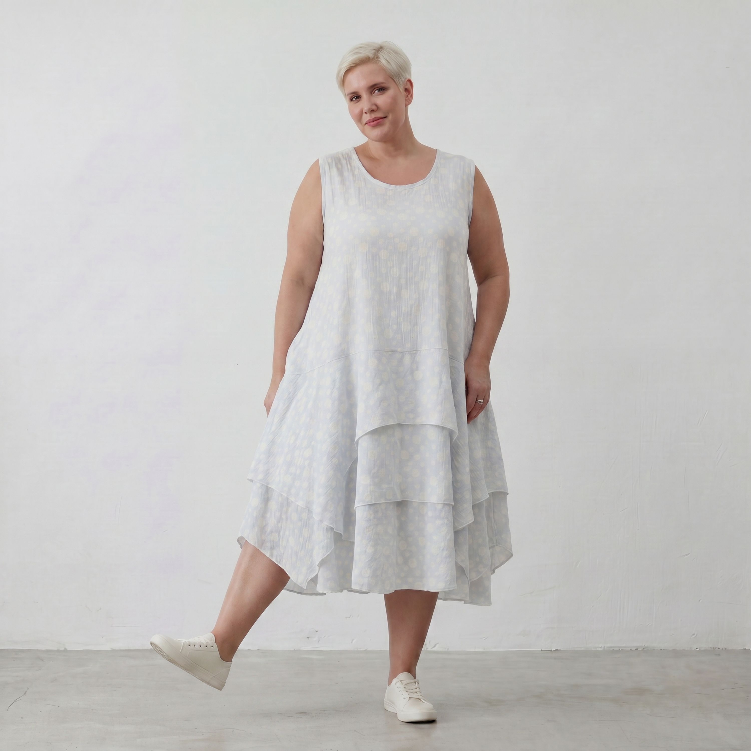 Leichte Baumwolltunika Lagenlook Oversize locker Hellblau Ecru mit Volant luftig zeitlos