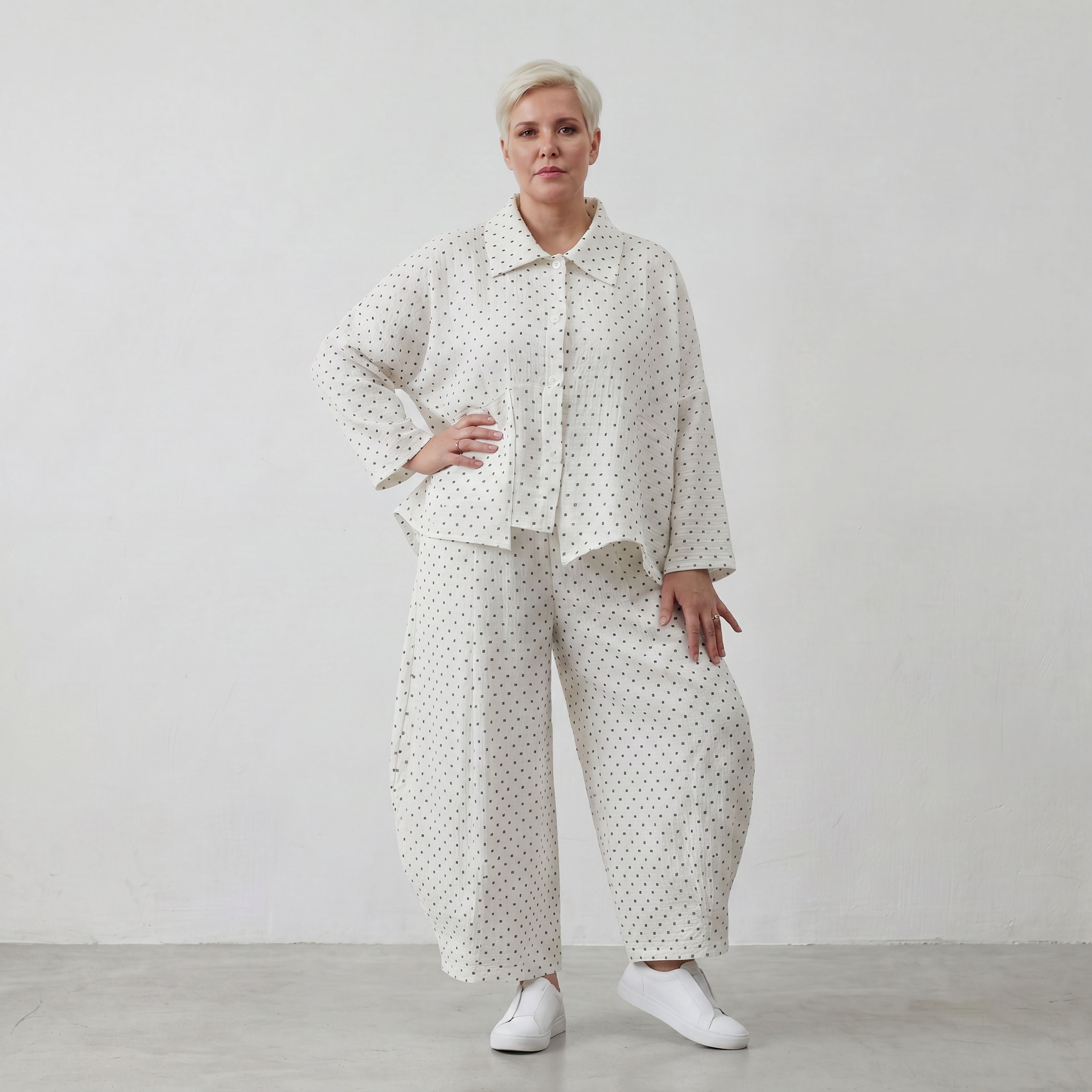 Ausgefallene Oversize Ballonhose im Weiß Schwarz Karomuster leger zeitlos modern chic