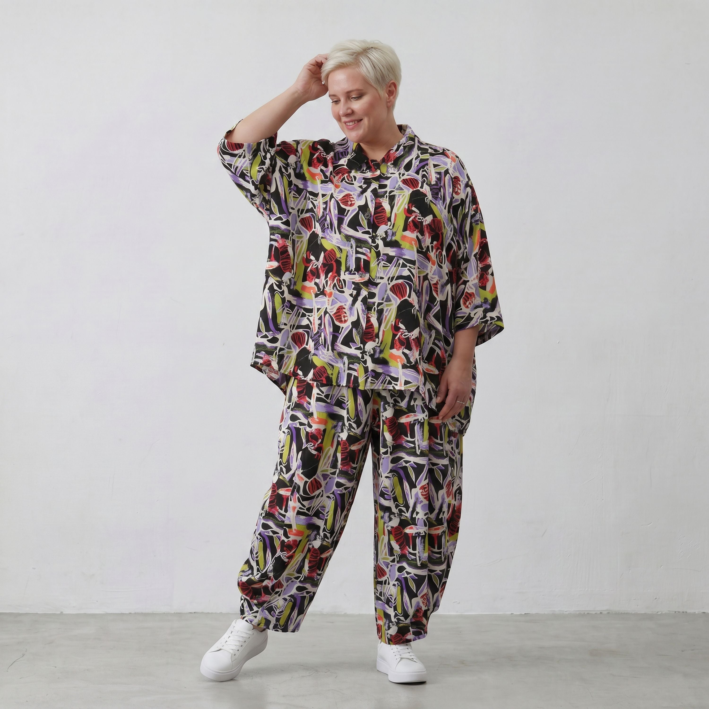 Zeitlose Oversize Viskosebluse in Schwarz Oliv Lila leger Lagenlook modern Hemdkragen