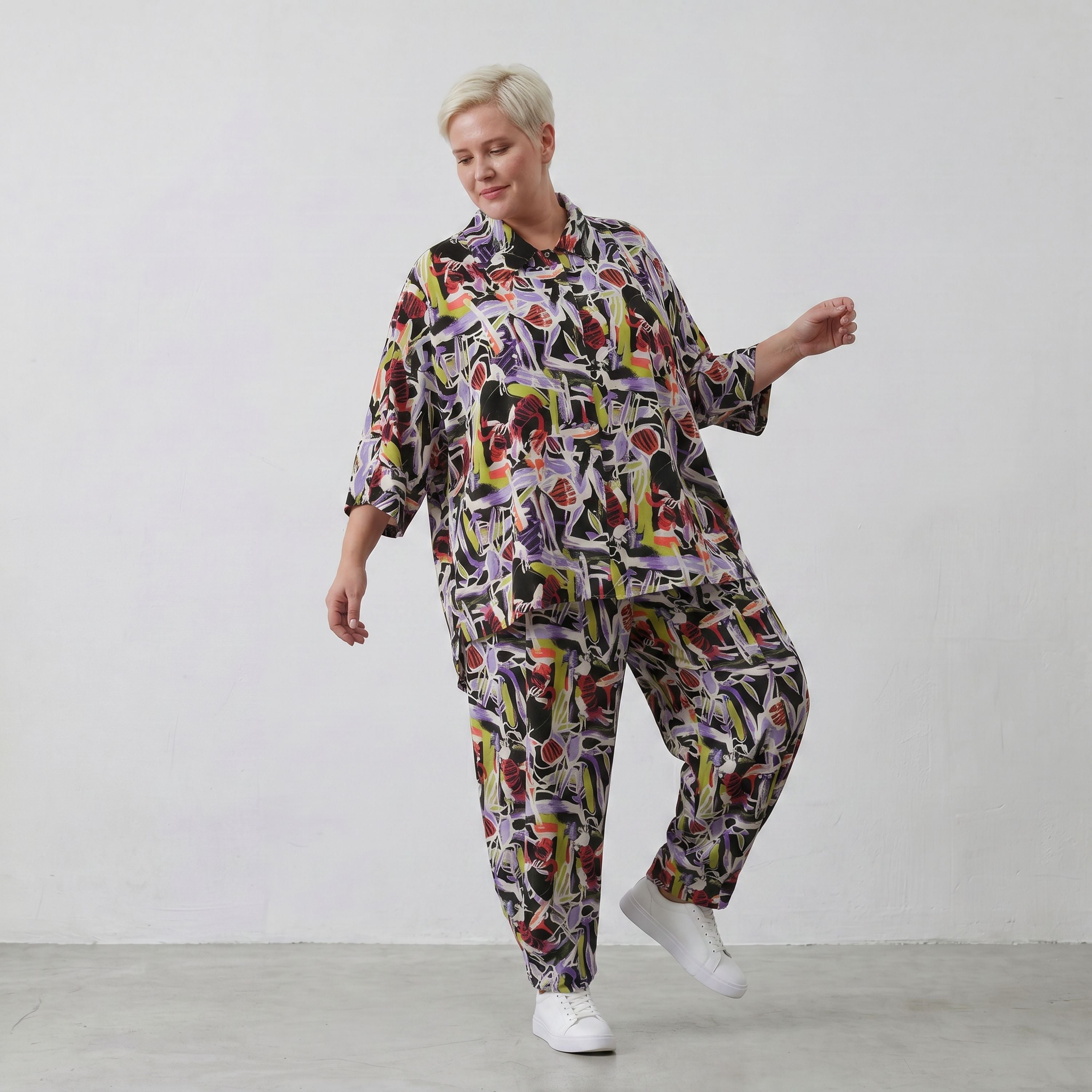 Zeitlose Oversize Viskosebluse in Schwarz Oliv Lila leger Lagenlook modern Hemdkragen