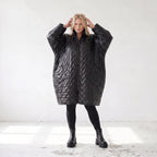 Schwarze Steppjacke mit grafischem Muster oversized wasserabweisend warm mit Taschen
