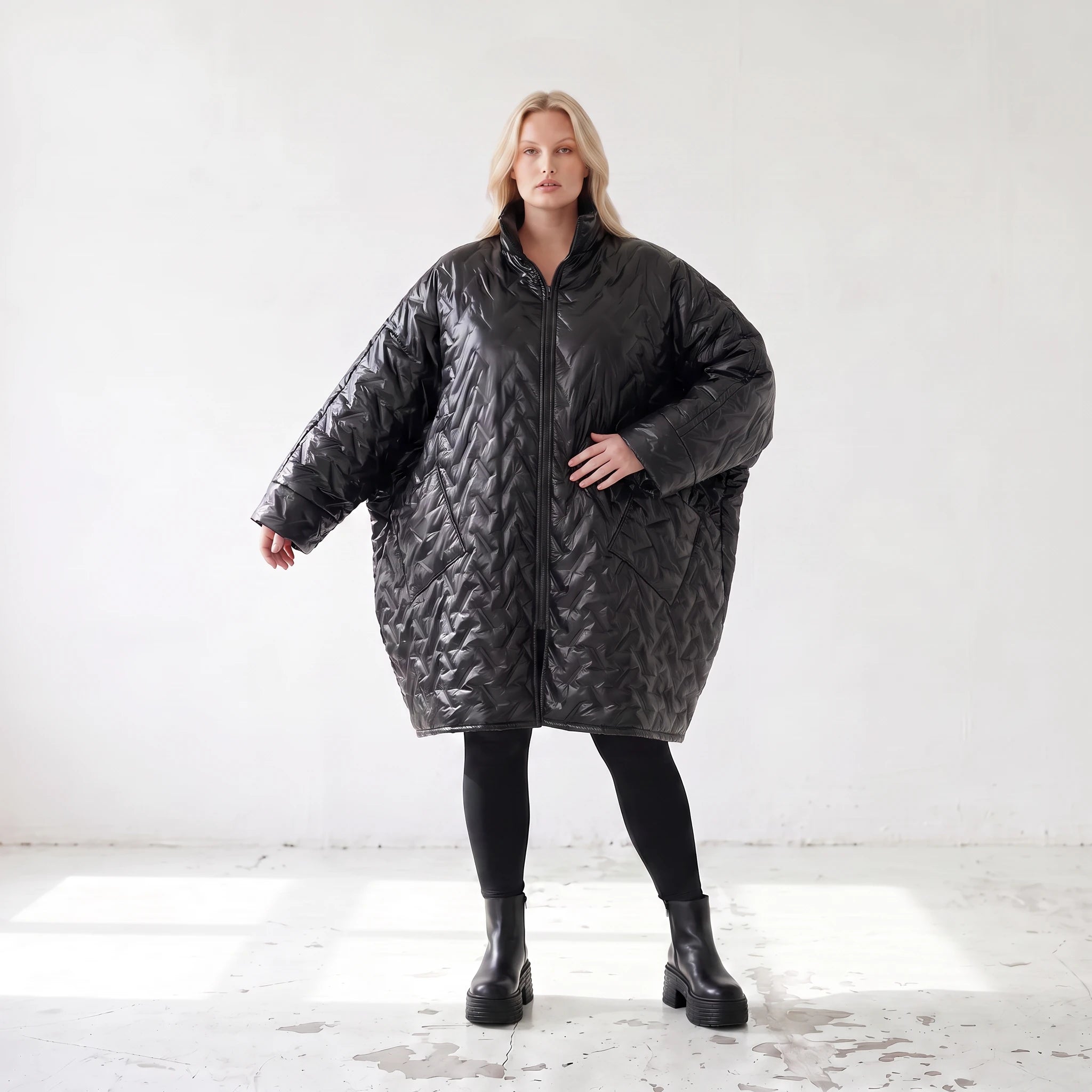 Schwarze Steppjacke mit grafischem Muster oversized wasserabweisend warm mit Taschen