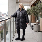 Schwarze Steppjacke mit grafischem Muster oversized wasserabweisend warm mit Taschen