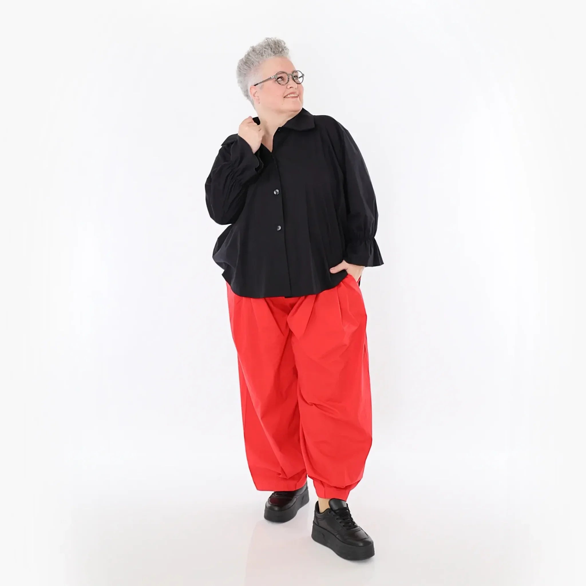  AKH Fashion Bluse in gerundeter Form, aus Baumwolle, 1482.07062, Schwarz, Ausgefallen