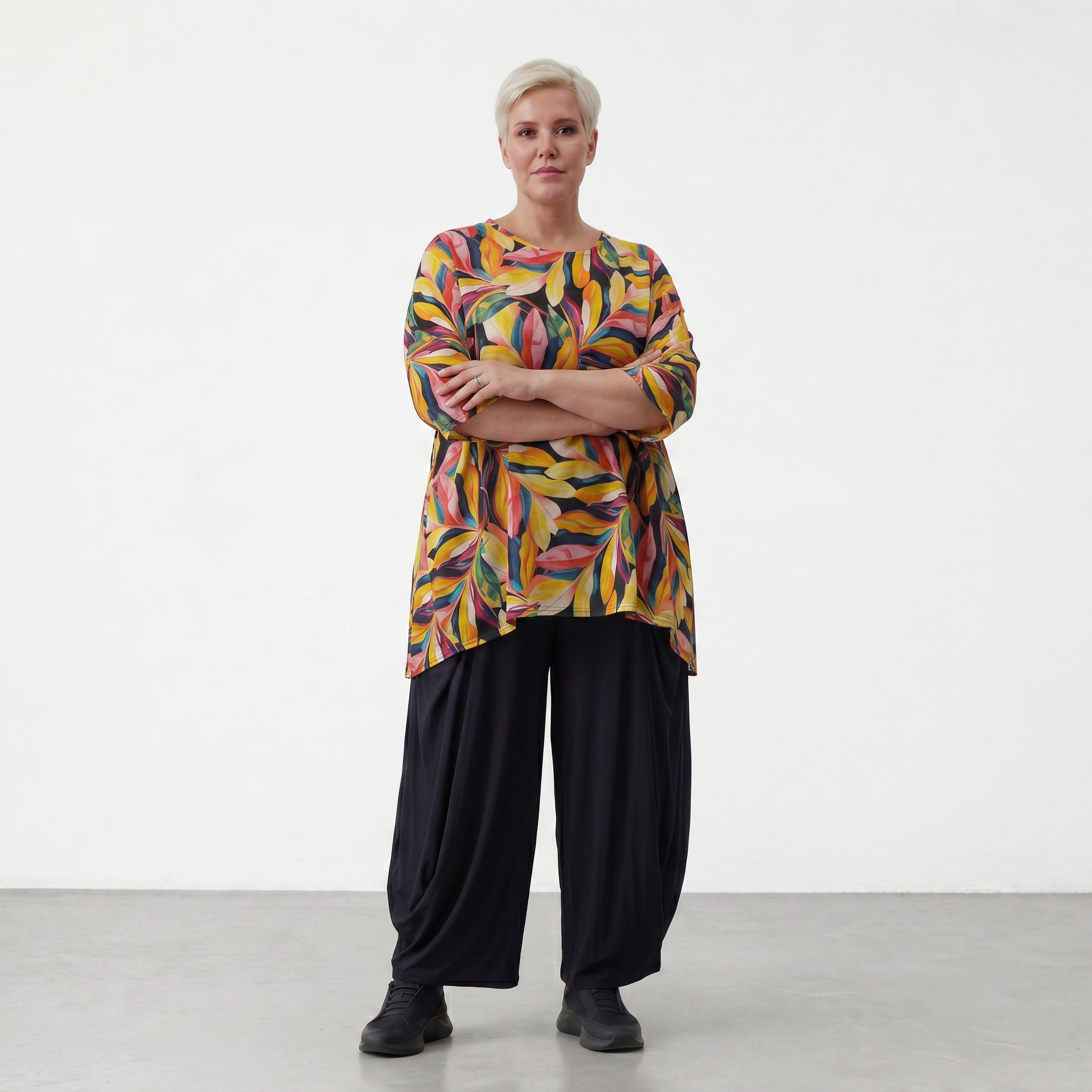 Mehrfarbiges Chiffonshirt in weiter A-Form mit Blumenprint 3/4-Arm und Rundhalsausschnitt