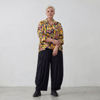 Mehrfarbige Chiffonbluse mit floralem Muster 3/4-Ärmeln und Kragen in luftiger Silhouette