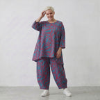 Bigshirt in Blau Rot mit floralem Muster A-Form Rundhals und Dreiviertelarm luftig weit