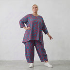 Bigshirt in Blau Rot mit floralem Muster A-Form Rundhals und Dreiviertelarm luftig weit