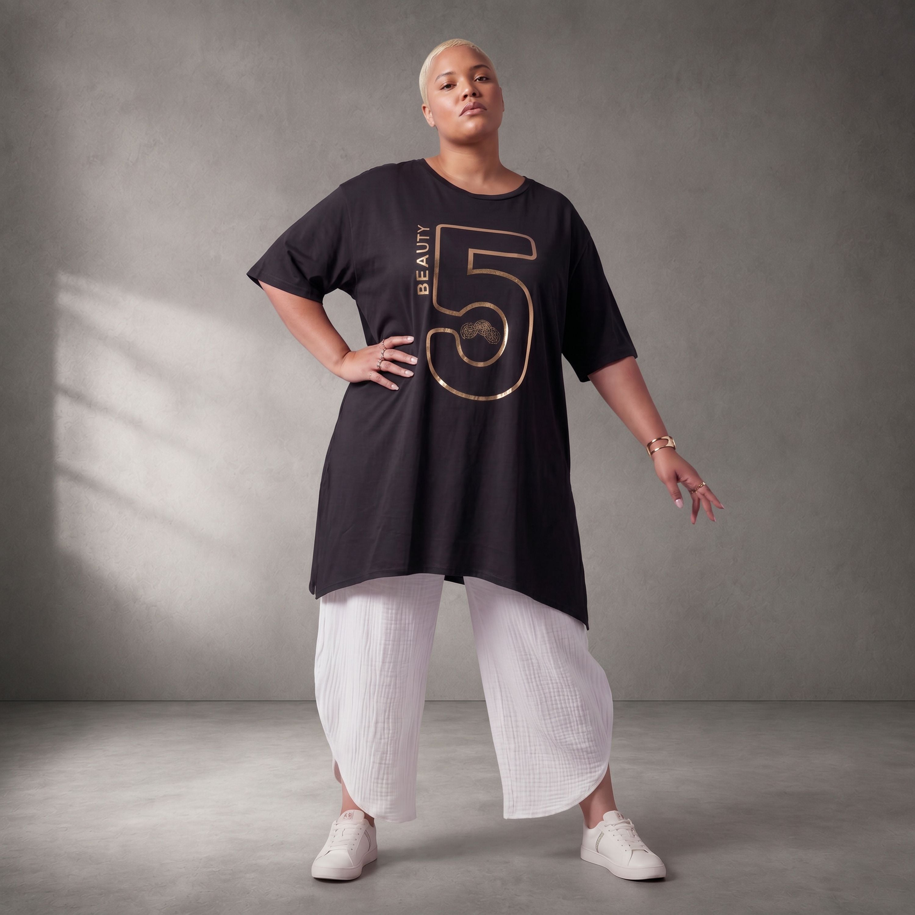 Damen Shirt Lagenlook Baumwolle Schwarz/Gold, A-Form, Kurzarm, Seitenschlitze, Oversize große Größen – Funky Diva