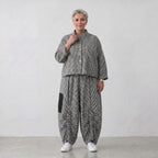 Bengaline Jacke in Schwarz und Weiß mit Stehkragen kastiger Passform und Knopfverschluss