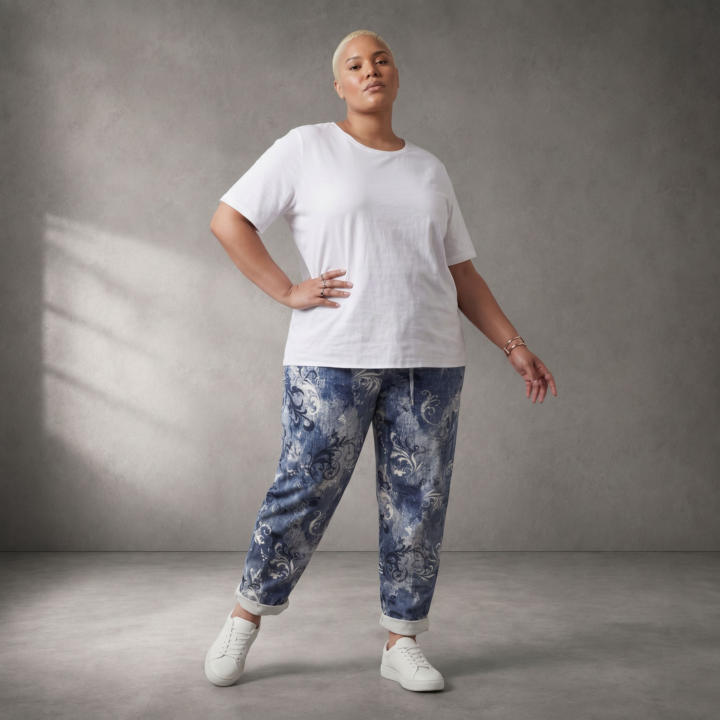 Leichte Karottenhose in Blau/Weiß im Lagenlook leger zeitlos mit softer Baumwolle neu