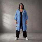Leichte blaue Baumwollweste mit Kapuze im Lagenlook leger ausgefallen Oversize zeitlos