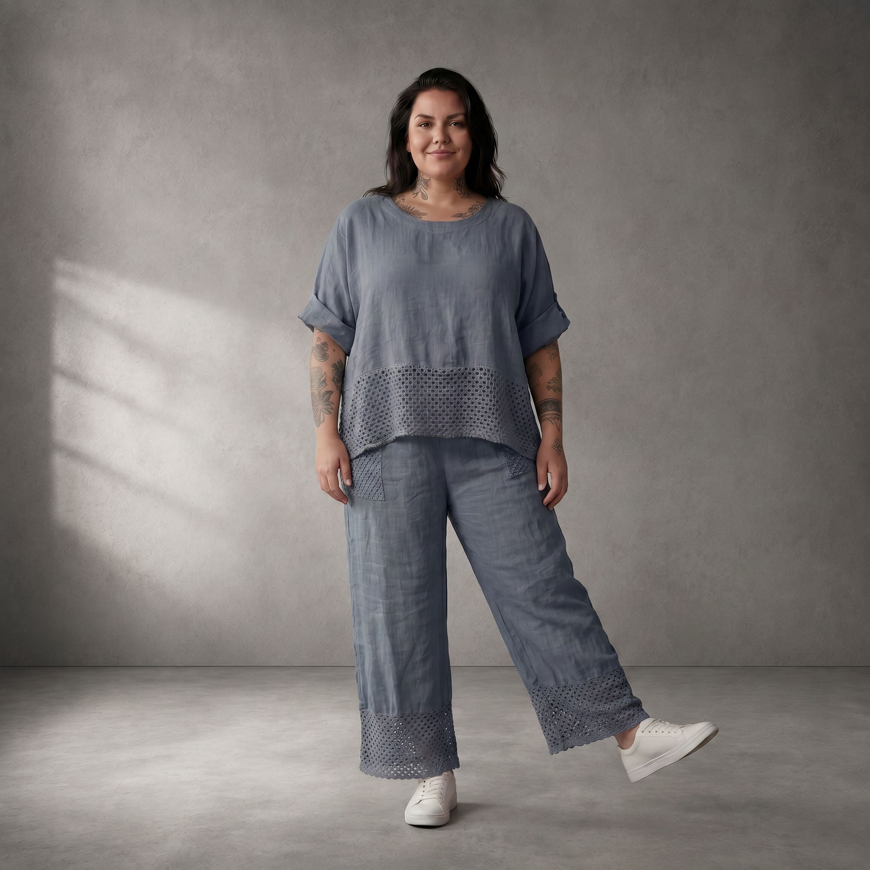 Zeitlose Leinenhose in Blau locker geschnitten mit ausgefallenem Detail und Komfortbund
