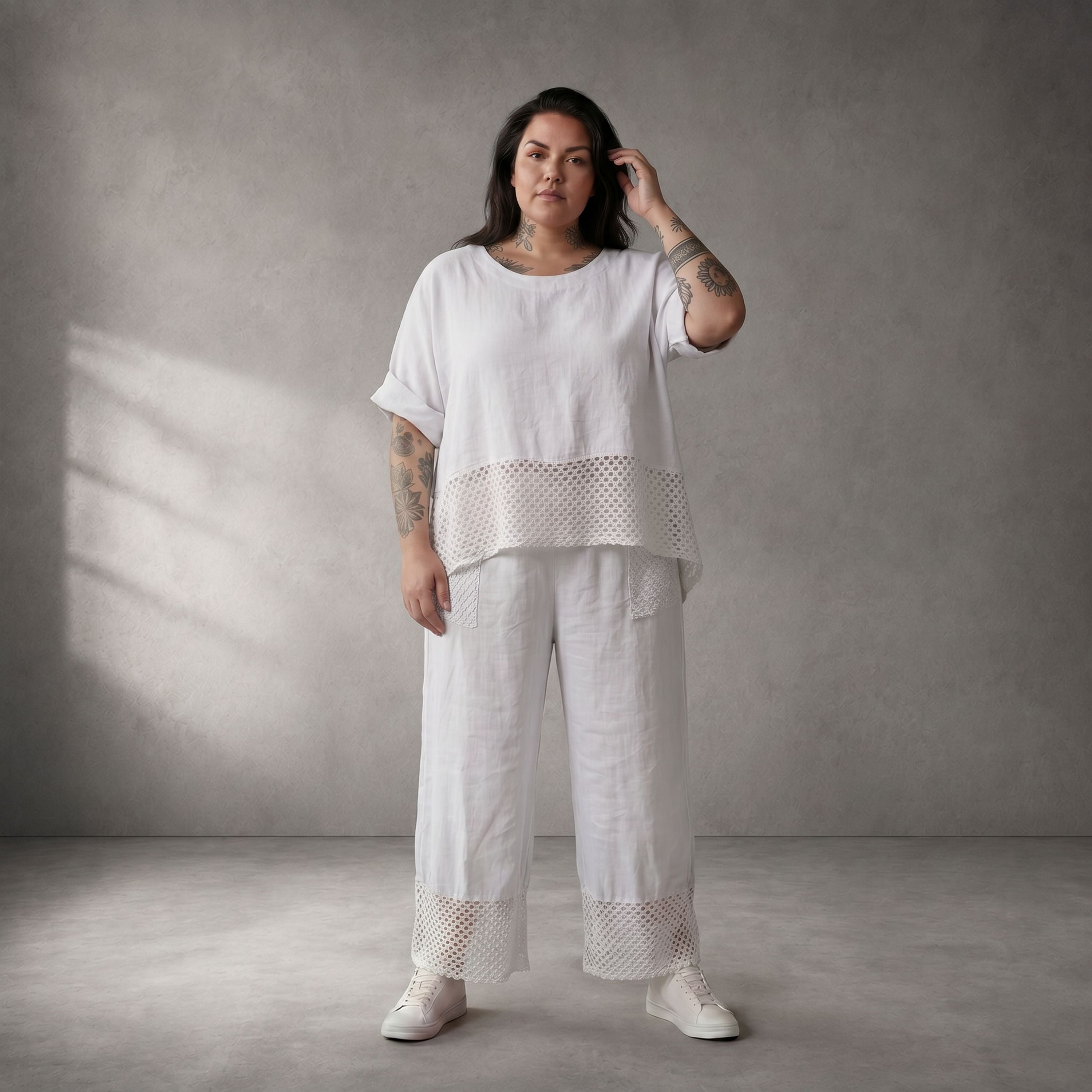 Leinen Oversize Shirt in Weiß locker zeitloser Lagenlook mit Taschen Detail fein modisch