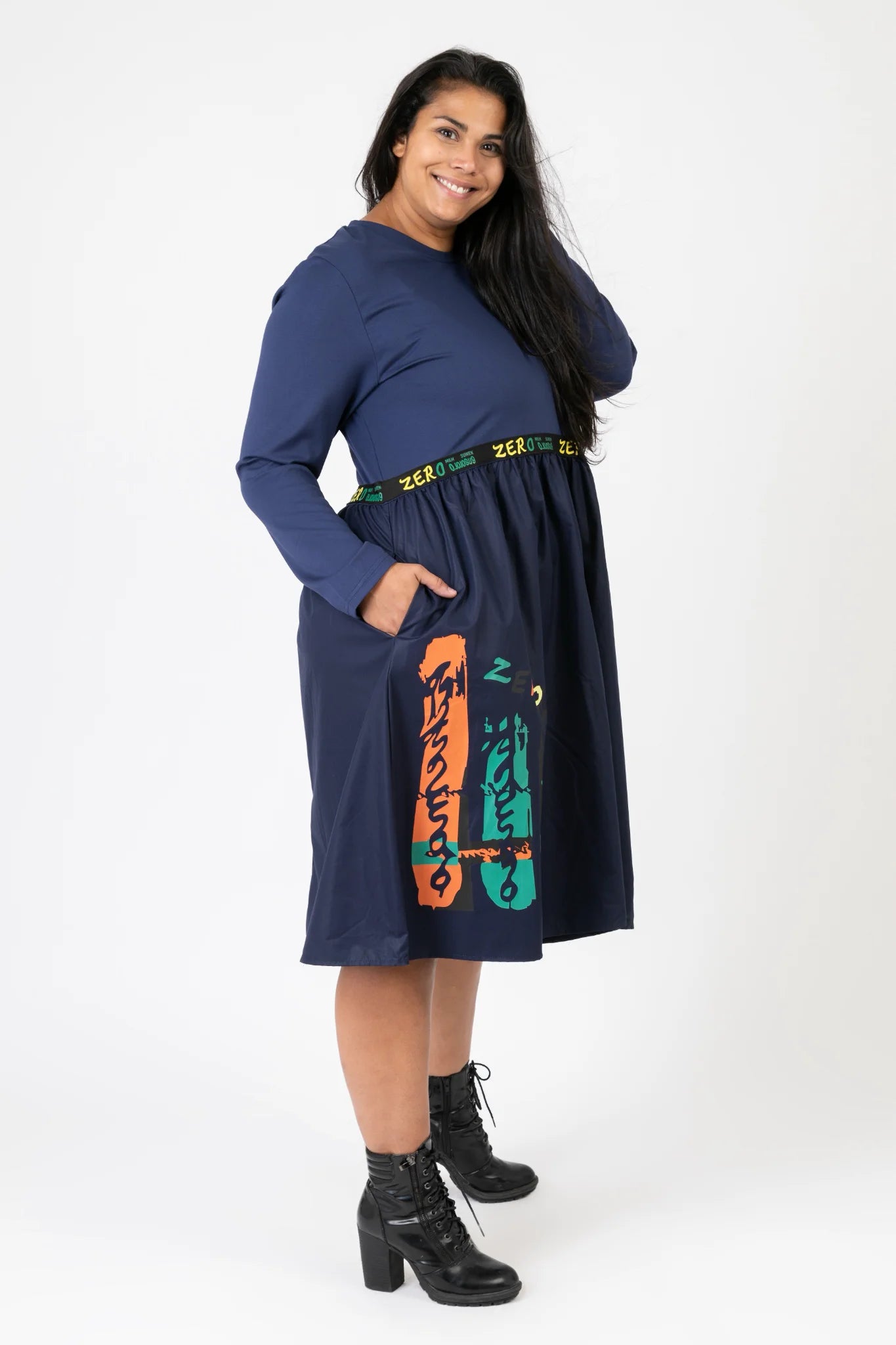  Kleid von Pomme Rouge aus Viskose, C6629, Blau-Multi, Muster, Schick, Modern, Bequem