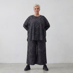 Dunkles Zebramuster Shirt in Travellerqualität mit Rundhals Bigshirtschnitt Langarm