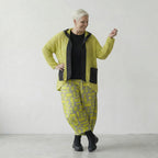 Stilvolle Lagenlook Oversize Jacke aus feinem Baumwollstrick mit Memorytaft und Schalkragen, Lime/Schwarz