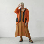 Zeitlos stilvolle Lagenlook Jacke aus feinem Strick mit ausgefallener Loch Struktur, Orange/Schwarz