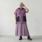 Luftiges Oversize Baumwollshirt im zeitlosen Lagenlook mit feiner Struktur und Kapuze, Beere/Schwarz