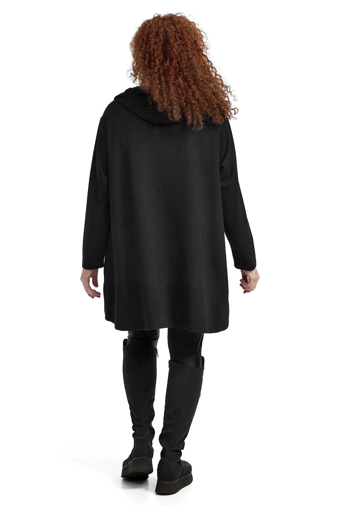  Oversize Kapuzenshirt aus hochwertiger, eleganter Viskose in Schwarz mit Blumenprints für Curvy Fashion