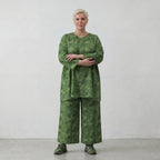 Stilvolles Oversize Lagenlook Shirt aus feiner, leichter Baumwollpopeline mit Batikmuster, Smaragdgrün