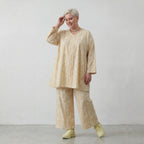 Luftiges Oversize Shirt aus feiner Popeline Baumwolle im ausgefallenen Lagenlook mit Batik Muster, Vanille