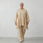 Leicht zipfelige Oversize Bluse aus feiner Baumwoll Popeline im zeitlosen Lagenlook, Vanille