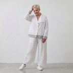 Zeitlose Oversize Streifenjacke Anthrazit Weiß im legeren Lagenlook modern ausgefallen