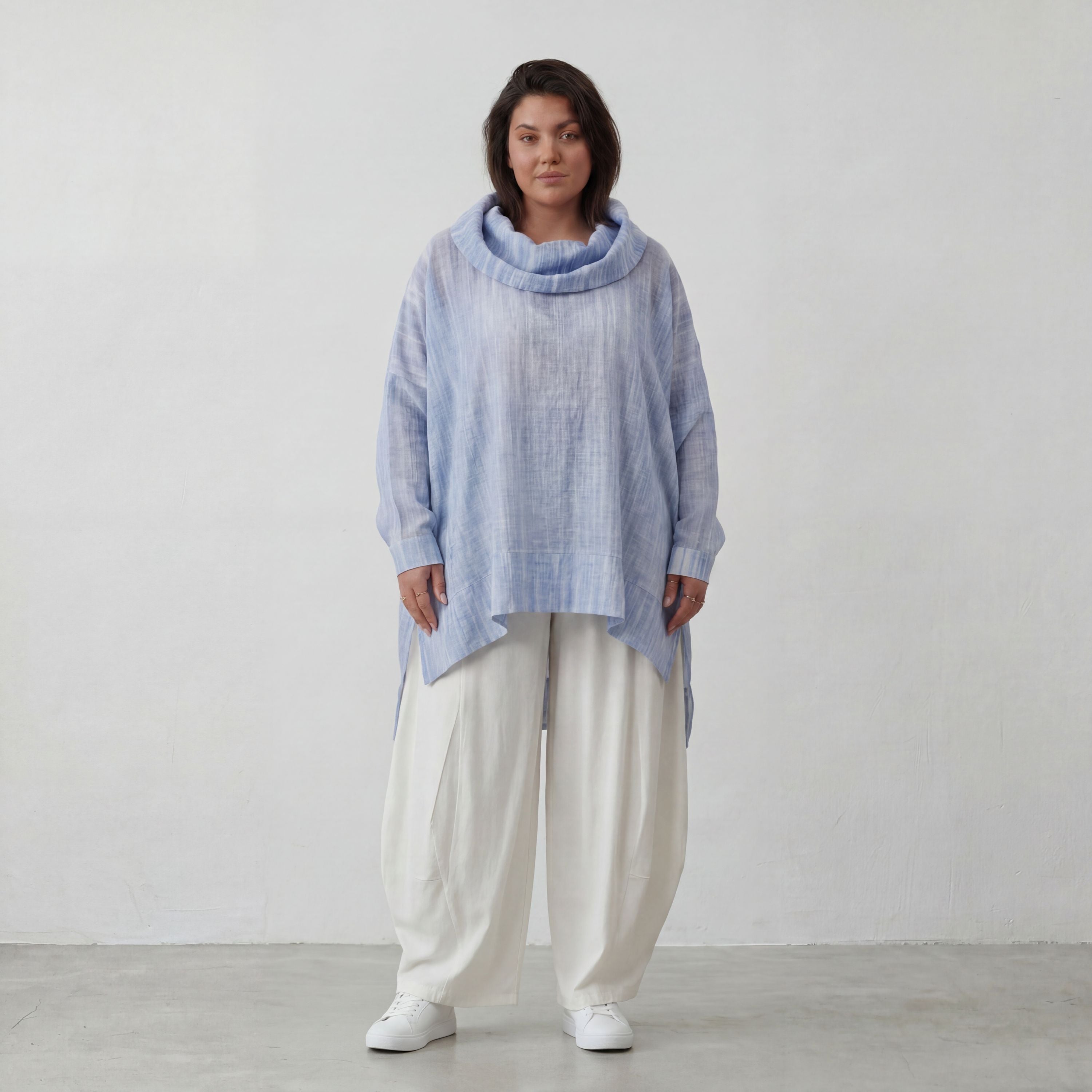 Leichtes Lagenlook Shirt in Jeansblau Weiß mit Crashoptik Oversize asymmetrischem Saum