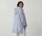 Leichtes Lagenlook Shirt in Jeansblau Weiß mit Crashoptik Oversize asymmetrischem Saum