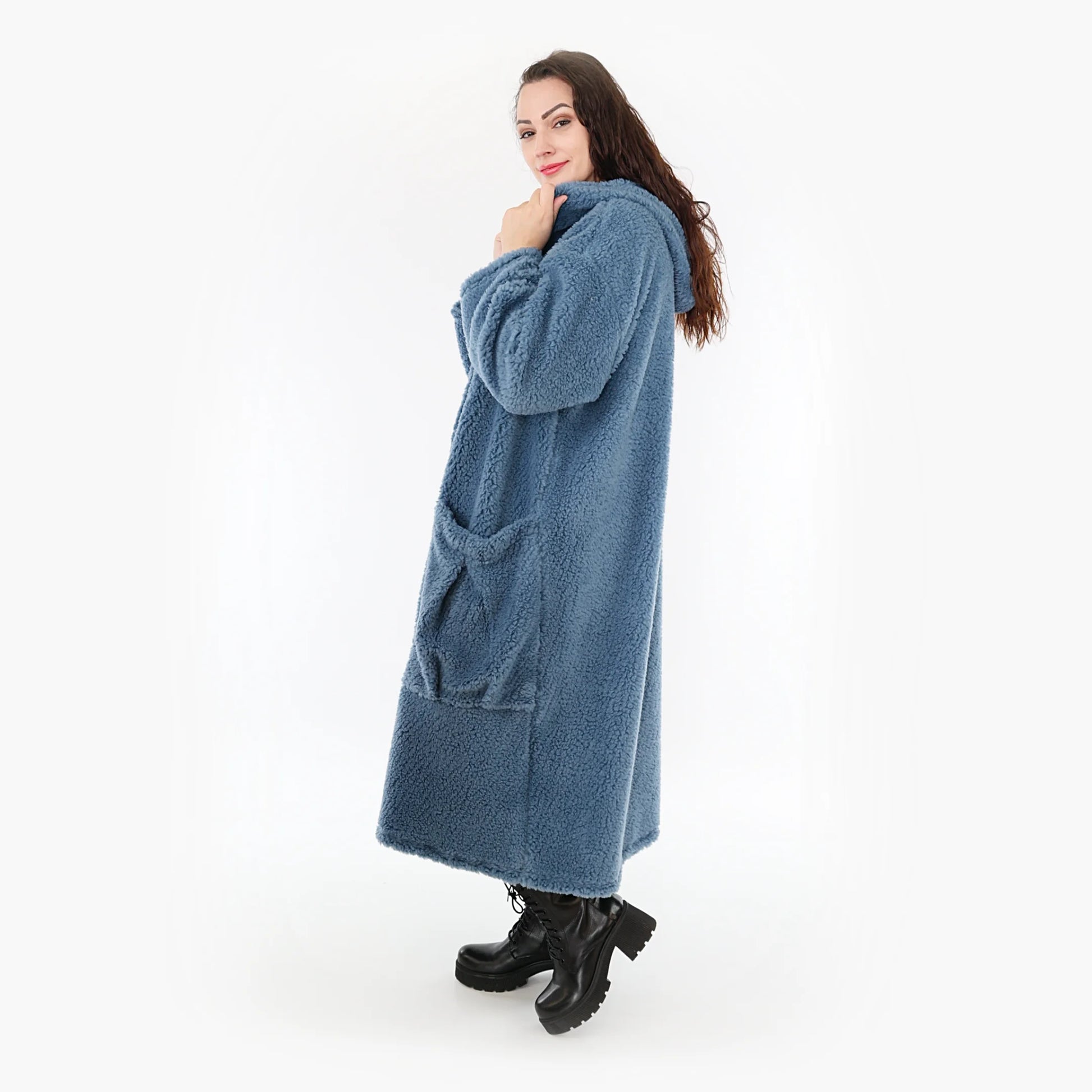  Stylischer Oversize-Mantel in zeitlosem Blau aus kuscheligem Teddy-Stoff für Herbst und Winter